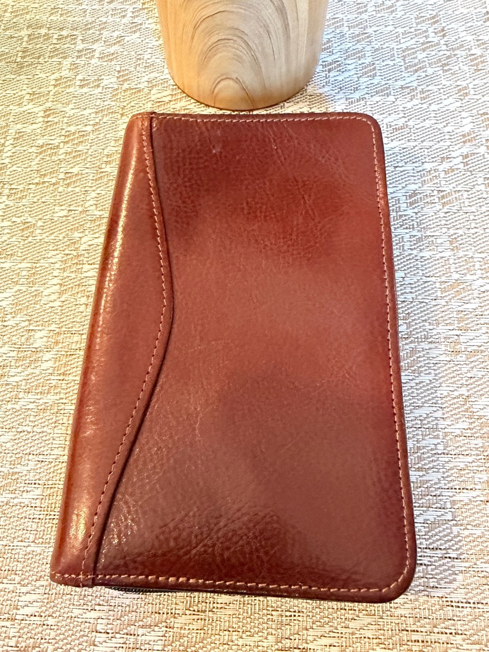 Scully leather passport wallet EUC